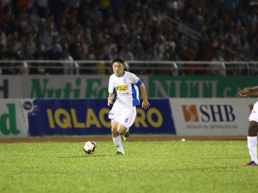 Một mình Lương Xuân Trường không đủ sức giúp HAGL vượt qua Sài Gòn FC.