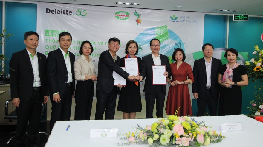 Ba bên ký thoả thuận hợp tác tài trợ Dự án Hỗ trợ phát triển năng lực đội ngũ Điều dưỡng Bệnh viện Nhi Trung ương (giai đoạn 2020 – 2022) của Quỹ Cánh diều xanh. 