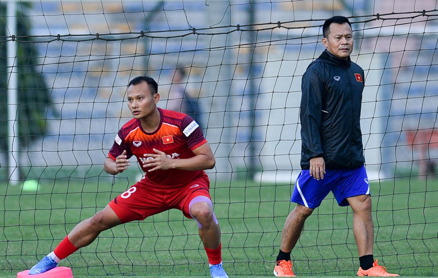 Tiền vệ Trọng Hoàng được HLV Park Hang Seo đặc biệt tin tưởng bên hành lang cánh phải tuyển Việt Nam. Ảnh: Zing 