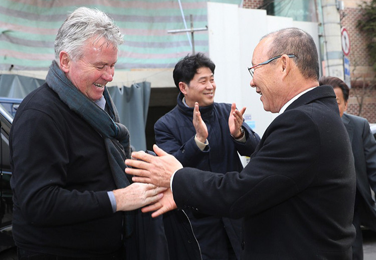 Ông Park Hang Seo khẳng định không thể vượt qua tài năng của HLV Guus Hiddink.