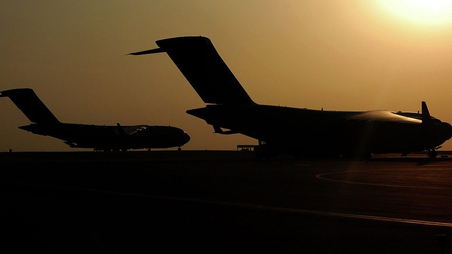 Một máy bay quân sự Mỹ bị rơi đuôi khi đang huấn luyện