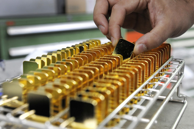 Vàng lại xuyên đáy, thấp nhất gần 5 tháng qua