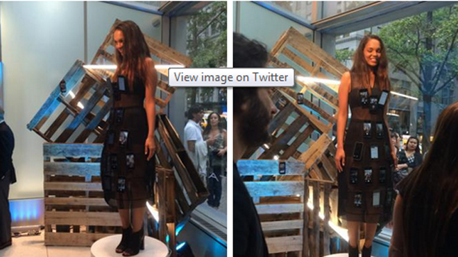 Độc đáo váy gắn 50 chiếc iPhone