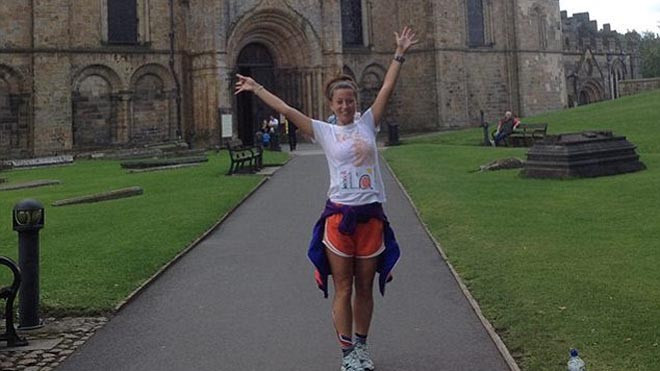 Phụ nữ lập kỉ lục chạy marathon 1388 dặm trong 53 ngày