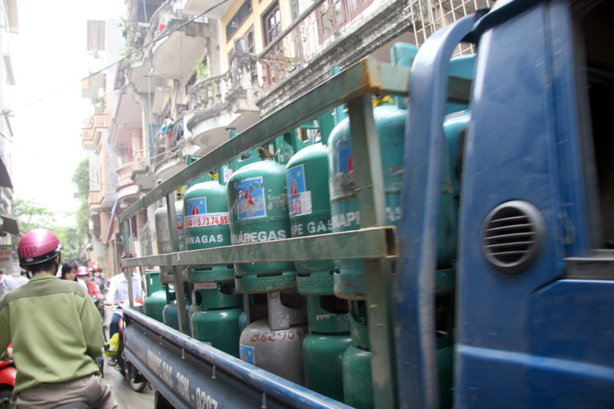 Gas bán lẻ tăng 27.000 đồng/bình