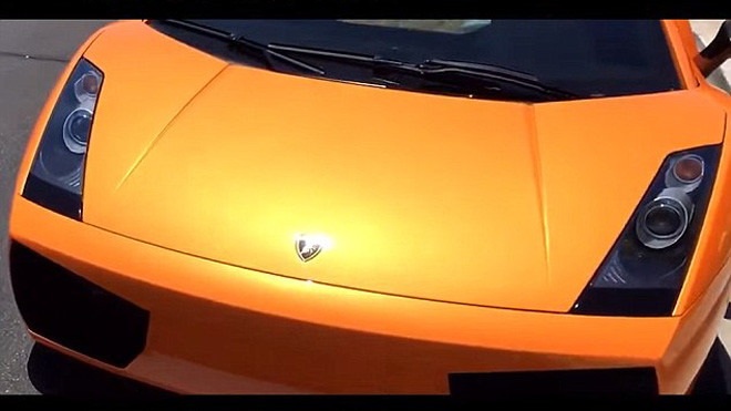 Nướng bánh trong siêu xe giữa trời nóng thiêu đốt