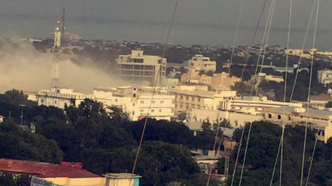 Khói bốc lên ở khu vực khách sạn Nasahablood