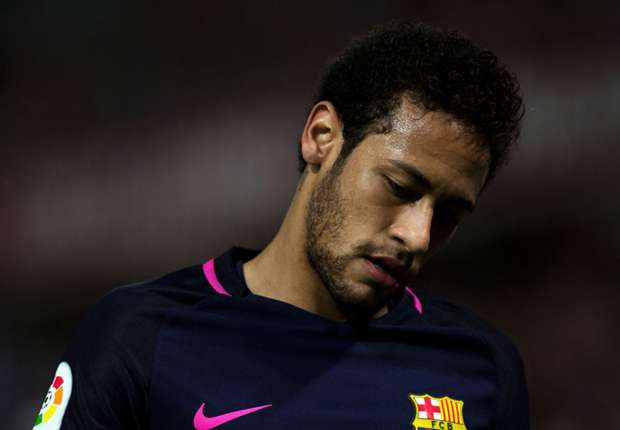 Neymar lĩnh án treo giò 3 trận vì hành vi không tôn trọng trọng tài 
