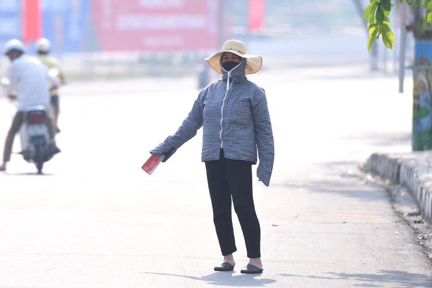 Giá vé xem các trận đấu môn bóng đá nam SEA Games 31 tại Việt Trì bị đẩy giá lên 3-4 lần trên thị trường chợ đen. (ảnh Trọng Tài)