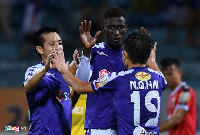 Văn Quyết và Quang Hải cùng ghi bàn giúp Hà Nội giành chiến thắng trước Bình Dương.