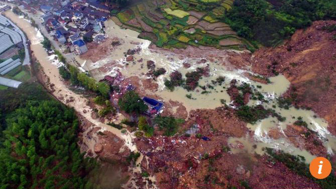 Hiện trường vụ lở đất nhìn từ trên cao