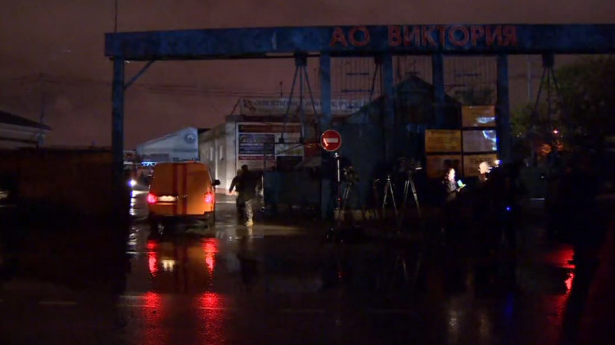 Bên ngoài nhà kho vừa gặp hỏa hoạn ở Moscow