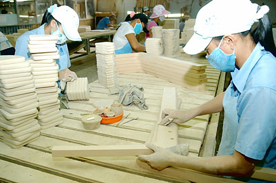 Theo VCCI, tính đến tháng 10 năm nay, hơn 70.000 doanh nghiệp tạm ngừng hoạt động và đóng cửa, chủ yếu là doanh nghiệp nhỏ và vừa (SMEs) và hộ kinh doanh cá thể, ảnh hưởng tới hơn 31 triệu người lao động.