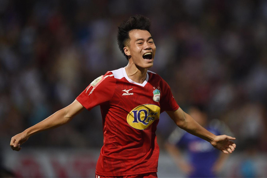 Văn Toàn được đánh giá đặc biệt cao ở khả năng bứt tốc trong quãng ngắn và di chuyển không bóng.