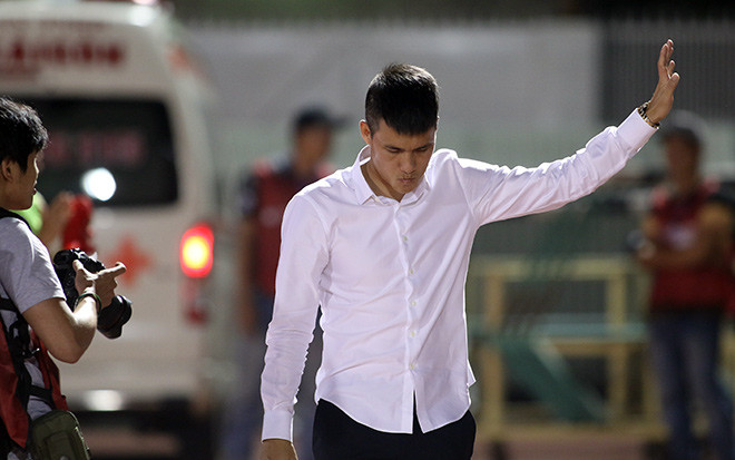 Công Vinh hứa hẹn nhiều với người hâm mộ Tp Hồ Chí Minh nhưng giờ anh đã ra đi.