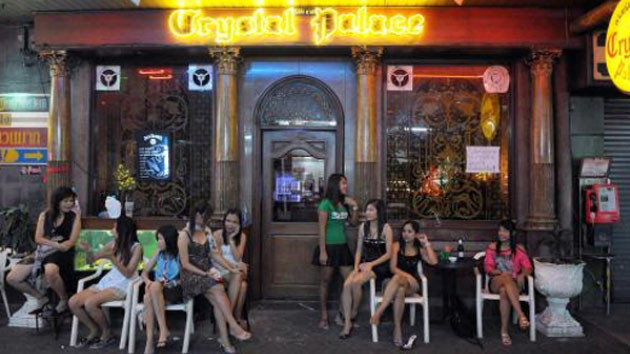 Khu đèn đỏ Patpong nổi tiếng ở Bangkok, Thái Lan