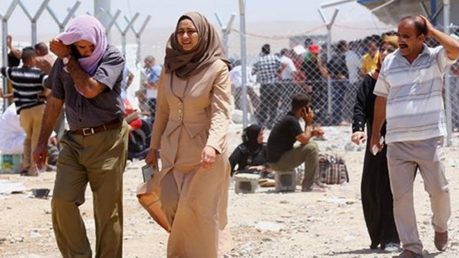 Hơn 500.000 người dân Iraq phải sơ tán khi phiến quân Hồi giáo ISIS tấn công và giành quyền kiểm soát thành phố Mosul trước đó.