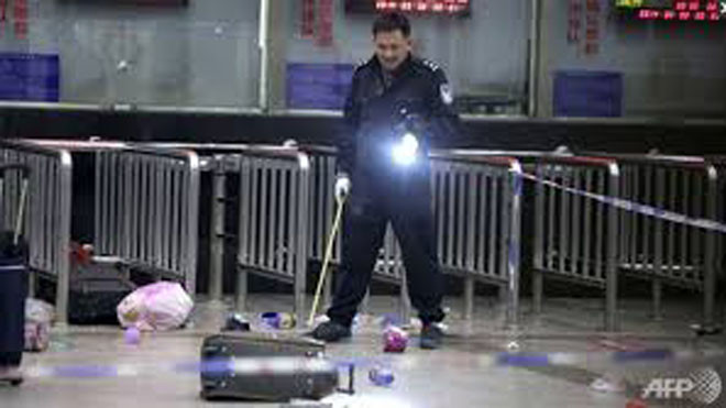 Hiện trường vụ đánh bom nhà ga Côn Minh hồi tháng 3 làm 29 người thiệt mạng