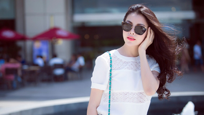 Trà Ngọc Hằng chi mạnh cho hàng hiệu để thoát mác 'thảm hoạ' 