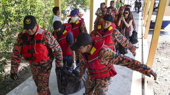 Những thi thể được trục vớt (Ảnh: BBC)