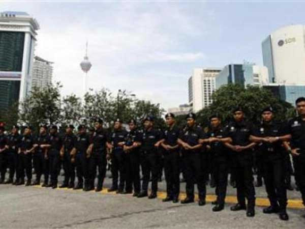 Cảnh sát Malaysia đã bắt giữ 3 nghi phạm để điều tra về vụ bắt cóc và hiếp dâm tập thể một nữ du khách người Việt.