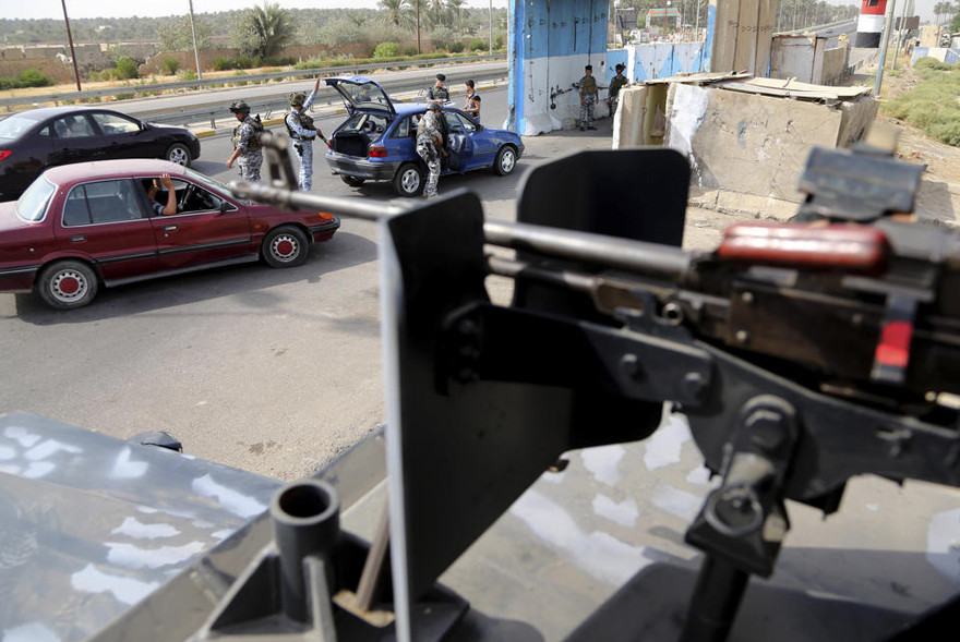 Cảnh sát Iraq kiểm tra an ninh sau một loạt vụ đánh bom tối 11/10