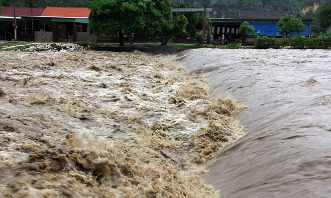 Lũ trên các sông ở Nghệ An đang lên nhanh