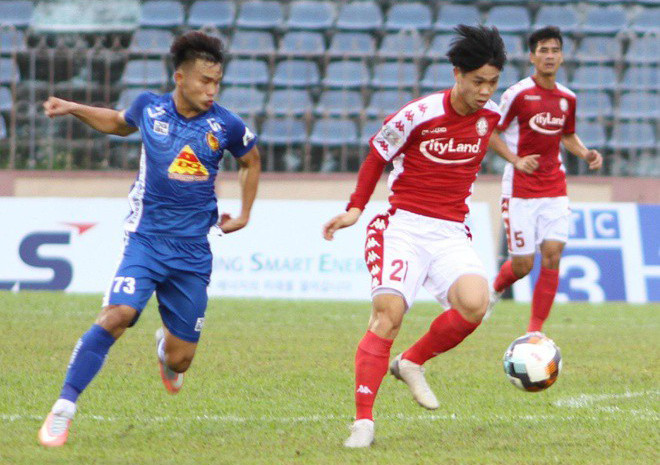 Công Phượng đang hoà nhập tốt với đội bóng mới sau khi đầu quân cho Tp Hồ Chí Minh. Ảnh: Zing