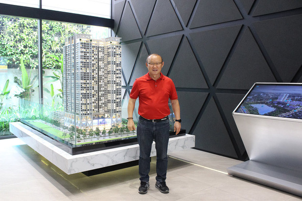 HLV Park Hang Seo mua nhà mới tại Hà Nội.