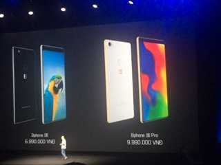 Bphone 3 phiên bản thường có giá 6,99 triệu đồng