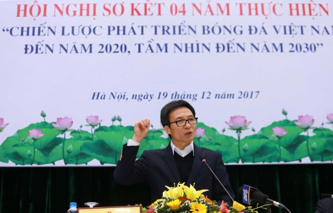 Phó Thủ tướng Vũ Đức Đam yêu cầu ngành thể thao cần có đề nghị cụ thể cho bóng đá. 