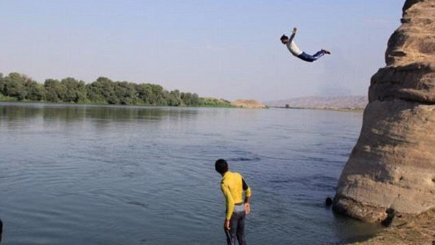 Bức ảnh được chụp trong một thành trì của IS