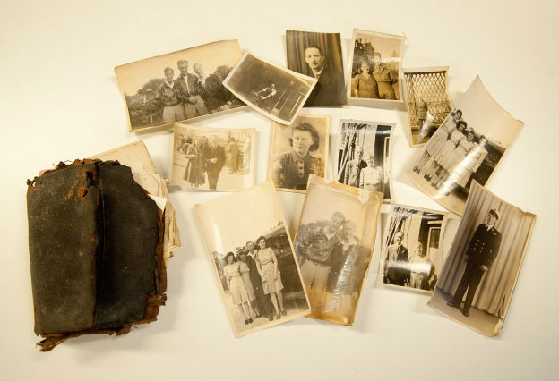 Cụ ông 89 tuổi tìm thấy ví tiền sau 65 năm thất lạc