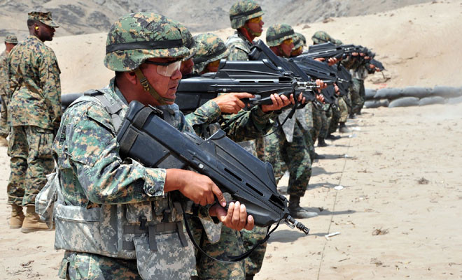 FN F-2000 là súng có thiết kế rất hầm hố và hoàn toàn khác xa so với các thiết kế súng trường tiến công trước đây.