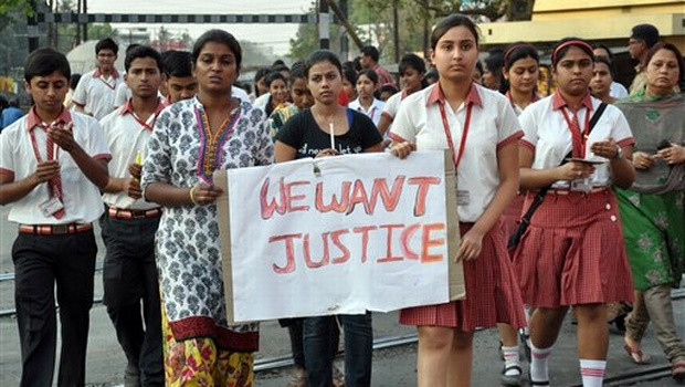 Biểu tình chống hiếp dâm tại Ấn Độ. Ảnh: Newindia Express.