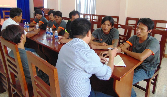 7 thuyền viên tàu cá Bình Thuận Bth 96059TS tại MRCC Vũng Tàu sáng ngày 1/4/2015