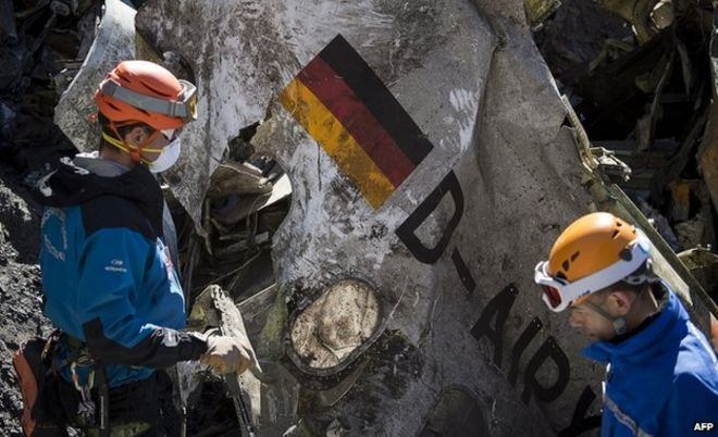 Lực lực cứu hộ tại hiện trường chiếc máy bay gặp nạn