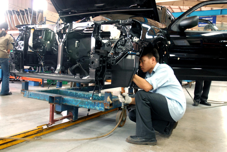 Các doanh nghiệp cho rằng, cần sửa luật thuế để phát triển công nghiệp ô tô, công nghiệp hỗ trợ. Ảnh: Như Ý