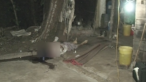  Bà Beng được phát hiện chết bên vũng máu, bàn tay trái và ngón trỏ tay phải bị chặt