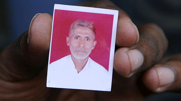 Ông Mohammad Akhlaq bị vây đánh hội đồng vì tin đồn ăn thịt bò 