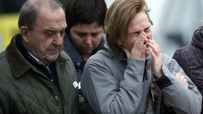 Những giọt nước mắt không ngừng rơi của thân nhân sau khi nghe hung tin