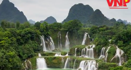 Hùng vĩ thác Bản Giốc