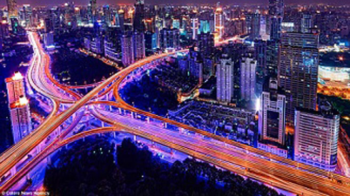 Ngỡ ngàng vẻ đẹp lung linh của các thành phố lớn về đêm