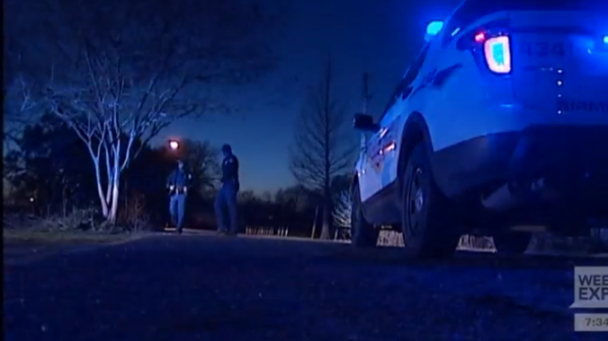 Cảnh sát có mặt tại hiện trường. Ảnh: CNN