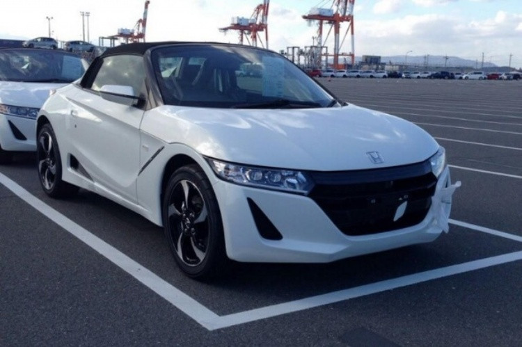 S660 nhỏ gọn với thiết kế 2 cửa đang chờ xuất đi các đại lý phân phối của Honda.