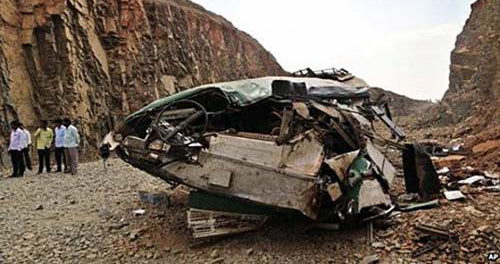 Hiện trường một vụ tai nạn xe buýt ở Ấn Độ