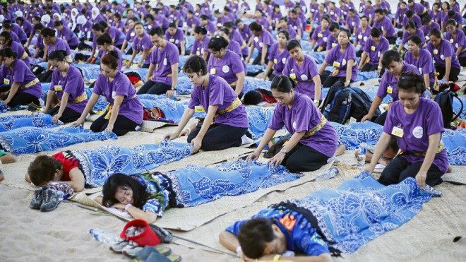 1.000 người mát xa lập kỉ lục thế giới