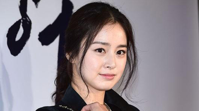 Kim Tae Hee đẹp không tì vết tham gia sự kiện