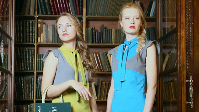 Cựu điệp viên Nga lấn sân làng thời trang