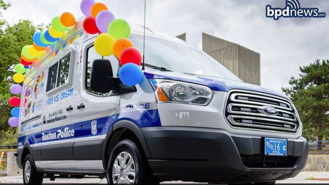 Chiếc xe kem của cảnh sát Boston